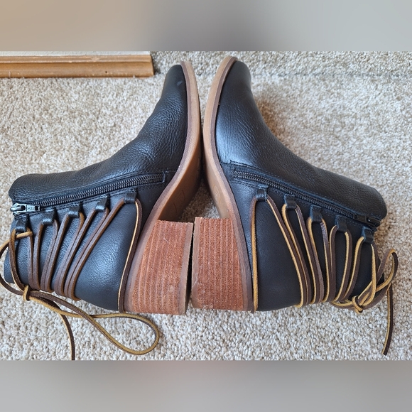 Korks Belaya Black Lace Up Detailing Booties Side Zip Womens Size 8 - Picture 6 of 9